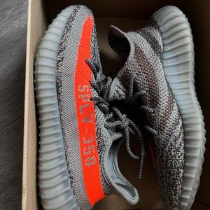 Adidas Yeezy Boost 350 V2 Men 6 1/2
Beluga Women 8 1/2